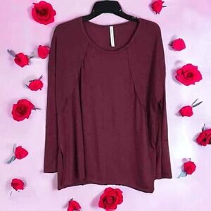 Forgotten Grace Women Size Small Red Pullover Top Stretch Long Sleeves Raw Seam